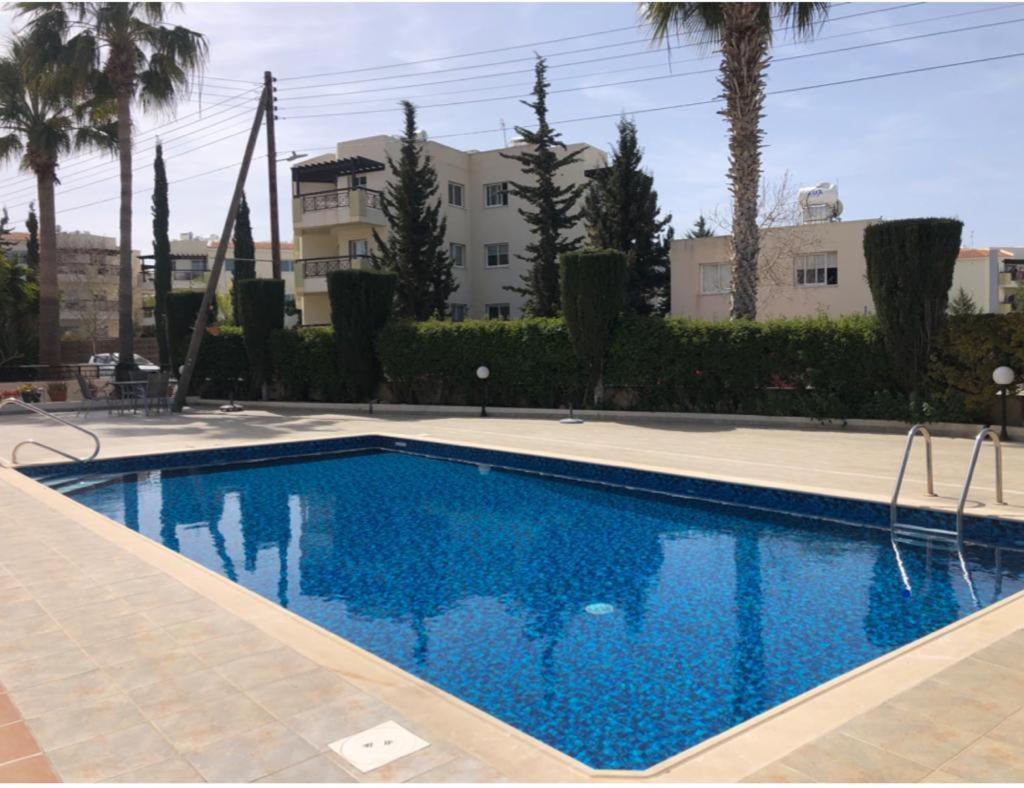 Central Pool-Side 2 Bedroom Apartment In Pafos Exterior foto